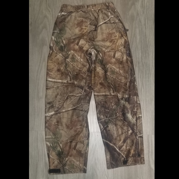 EUC Youth Medium Camo Waterproof Hunting Pants - Picture 2 of 5